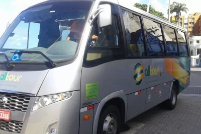 Atterrissez à l’aéroport de salvador et profitez d’un transfert fluide et sûr vers votre hôtel avec chauffeurs locaux, climatisation et service partagé flexible. prise en charge incluse.