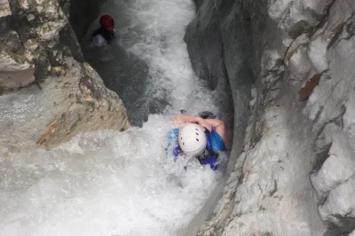 Erlebe die damajagua wasserfälle bei puerto plata – springen, rutschen und schwimmen mit lokalen guides. inklusive abholung am hafen, ausrüstung und dominikanischem buffet.