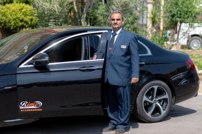 Llega a hurghada y olvídate del estrés con un traslado privado al hotel, recogida 24/7, coche con aire acondicionado y conductor local amable. reserva y viaja tranquilo.