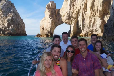 Viva a emoção de observar baleias em cabo san lucas com uma bióloga marinha, grupos pequenos e vistas incríveis como o arco. inclui água mineral e taxas.