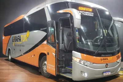 Découvrez le passage de la ville au sable avec ce transfert fortaleza-jericoacoara, pauses gourmandes et histoires locales incluses—prise en charge à l’hôtel et guides certifiés.