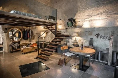 Durma nas grutas dos sassi em matera, prove pratos lucanos e explore casas-caverna antigas com guia. inclui café da manhã, refeição e ingressos.