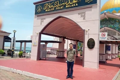 Private transfer from singapore to kuala lumpur with a guided malacca city tour. explore jonker street, heritage sites, and local culture en route.