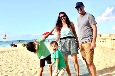 Descubra oahu de verdade com um tour privado pela ilha—veja as ondas da north shore, prove macadâmias, visite a dole plantation e relaxe em praias secretas. inclui transporte e guia local.