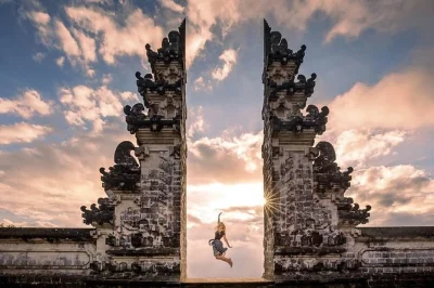 Bali erleben: gates of heaven, grüne reisterrassen und erfrischende wasserfälle. private tour mit hotelabholung und lokalem fahrer-fotografen.