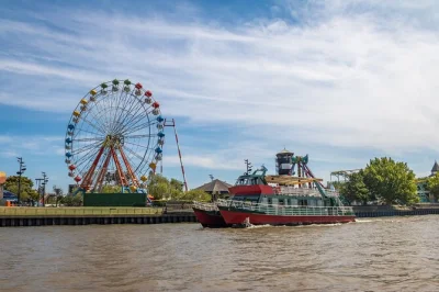 Descubre el delta del tigre en un barco premium desde puerto madero. explora san isidro, mansiones ribereñas y la vida local con un guía bilingüe. reserva ahora.