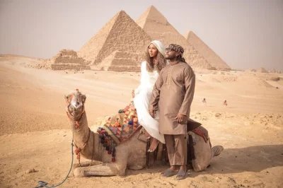 Scopri l'antico egitto con una gita da il cairo alle piramidi di giza, memphis, saqqara e dahshur. include pick-up in hotel, guida esperta, ingressi e trasferimenti.