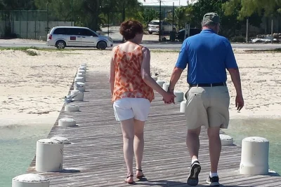 Feel the breeze on providenciales with a local-led island tour—see grace bay, sapodilla carvings, and cheshire hall plantation. includes pickup and bottled water.