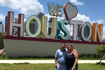 Let a local guide show you houston’s downtown murals by golf cart, with market square park stops, photos taken for you, and a relaxed 90-minute ride.