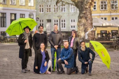 Scopri copenaghen con una guida locale: palazzi storici, il vivace porto colorato di nyhavn e angoli nascosti in un tour privato a piedi. ritmo flessibile e racconti esperti.