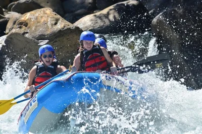 Feel the rush of class iii-iv white water rafting on costa rica’s sarapiquí river, with hotel pickup, local guides, and a riverside lunch included from la fortuna.
