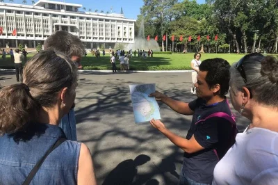 Descubra a história de saigon em um tour privado de meio dia — visite a catedral de notre dame, museu dos vestígios da guerra, pagode do imperador de jade e aproveite o traslado do hotel.