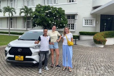 Von hoi an nach hue: private fahrt mit englischsprachigem fahrer, halt an den marmorbergen, hai van pass und frischen meeresfrüchten in lang co bay.