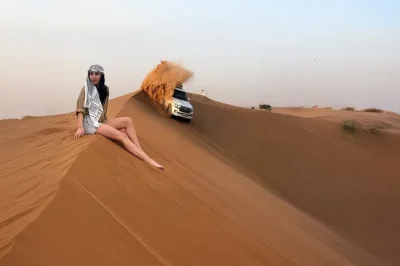 Descubre las dunas rojas de lahbab en dubái con dune bashing, paseo en camello, sandboarding y una cena bbq al atardecer. incluye recogida en hotel y shows en vivo.