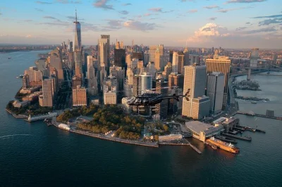 Feel your heart race above manhattan, brooklyn, and staten island on a 25-minute helicopter tour with live commentary, floor-to-ceiling windows, and easy booking.