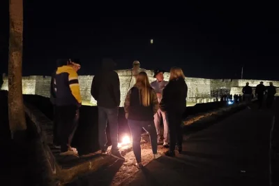 Scopri il lato misterioso di st. augustine con una guida locale: passeggiata nei cimiteri del nord, leggende reali e tante foto di gruppo.