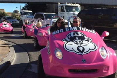 Explore las vegas de scooter, tire fotos no letreiro welcome, prove delícias locais e conheça o downtown. inclui transporte do hotel.