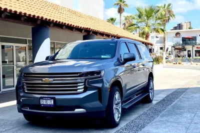 Chegue em cabo e seja recebido por um representante local com uma bebida gelada. transfer privado do aeroporto direto para seu resort, com ida e volta inclusas.