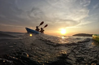 Kayak along pula’s coast, snorkel in clear water, and try cliff jumping with a local guide. includes cold drinks, gopro photos, and all gear for a relaxed adventure.
