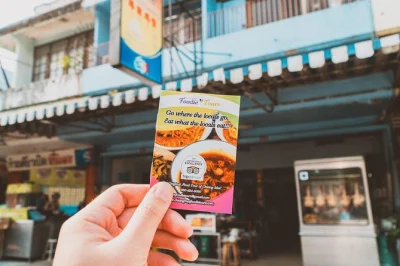 Follow local foodies through chiang mai’s warorot market, temples, and street stalls. taste kao soi, mango sticky rice, and more—with snacks and guide included.