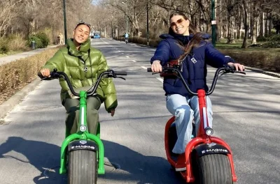 Erlebe budapest auf eigene faust mit einem luna bike e-scooter – helm und schloss inklusive. einfach zu fahren, volle freiheit und lokale tipps direkt vor ort.