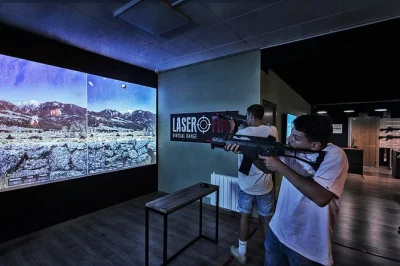 Feel the thrill in girona’s powder-free shooting gallery. try real police pistols & rifles, compete on giant screens, all with expert guidance & no license needed.