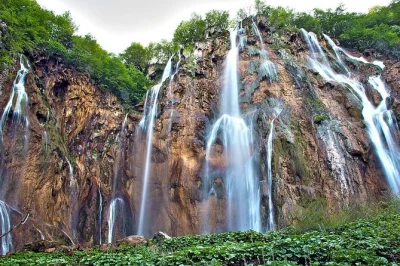 Captura cascadas y lagos en una excursión fotográfica guiada por plitvice desde zagreb. incluye traslados, entrada al parque y consejos de un fotógrafo profesional. grupos pequeños.