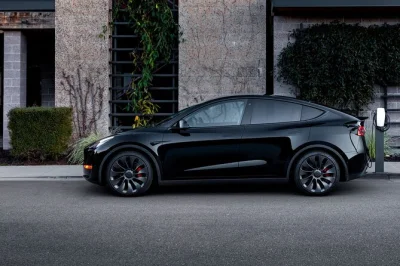 Reserva un traslado privado de ida y vuelta desde el aeropuerto charles de gaulle hasta tu hotel en parís. disfruta de comodidad, wifi y una bienvenida personalizada—llegada sin estrés garantizada