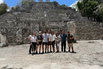Scopri le rovine di chacchoben a costa maya, passeggia tra i sentieri della giungla, assaggia l’ananas al miele e vivi la vita del villaggio con guida locale e trasporto incluso.