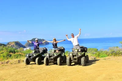 Erlebe costa rica wild und nah: zipline, reiten zum dschungelpool, atv-wasserfälle, surfen oder schokoladentour. inkl. mittagessen & hoteltransfer.
