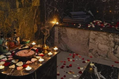 Scopri marrakech con un giro in cammello nella palmeraie, tè alla menta con i locali e un rituale spa in hammam. include pickup e massaggio rilassante.