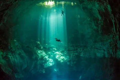 Vivi l’emozione delle immersioni profonde nei cenote di tulum, esplorando le nuvole di zolfo di the pit e le grotte di dos ojos. include trasporto, attrezzatura e guida esperta.