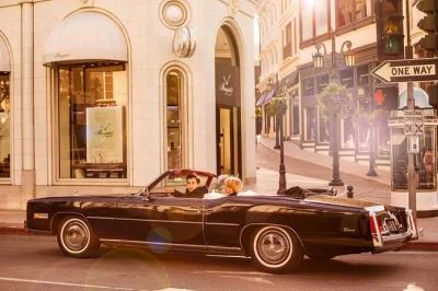 Siente la brisa en un convertible clásico mientras recorres los Ángeles: hollywood, muelle de santa mónica y beverly hills con recogida en hotel incluida.