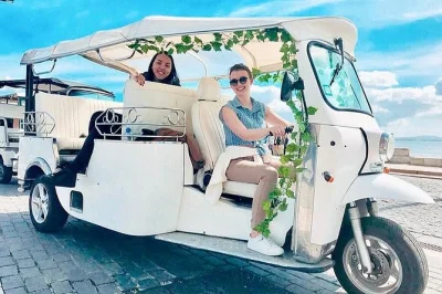 Sinta a emoção das ladeiras de lisboa em um tuk tuk privado, prove ginjinha e pastéis de belém, e explore alfama a belém com guia local – com busca inclusa.