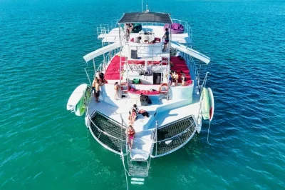 Feel the sea breeze on a private puerto vallarta yacht charter with waterslides, snorkeling at los arcos, premium open bar, and all-inclusive snacks. group booking made easy.