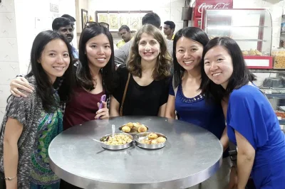 Follow real locals through madurai’s food streets, taste unique dishes like paruthipaal & bun parotta, stop by thirumalai nayakar mahal, with pickup included.