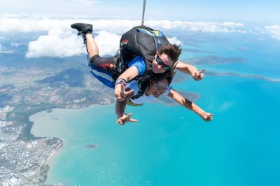 Feel the rush of a tandem skydive over airlie beach & whitsunday islands, with pickup, pro instructor, and certificate included. jump from up to 15,000ft.