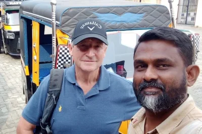 Descubra kochi em tuk-tuk privado, visitando redes chinesas, praia de fort kochi, palácio mattancherry e mais. retirada no porto de cruzeiros inclusa.