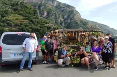 Amalfiküste erleben: farbenfrohe orte wie positano, amalfi und ravello auf privater tagestour ab neapel. inkl. abholung, englisch sprechendem fahrer und allen gebühren.