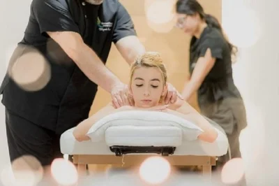 Granada, centro massaggi top con trattamenti su misura, pacchetti flessibili e tutto il necessario incluso. prenota il tuo momento di relax in città.