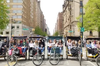 Entdecke die highlights von central park wie bow bridge und strawberry fields bei einer privaten pedicab-tour mit lokalem guide. inklusive hoteltransfer und fotohilfe – jetzt buchen.