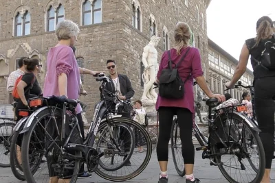 Feel florence’s rhythms on a guided bike tour, rolling from the duomo to piazzale michelangelo with city stories, photo stops, and local tips. includes bike & helmet.