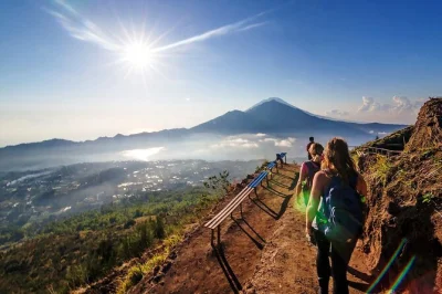 Mount batur bei sonnenaufgang: trekking mit privatem guide ab bali, inklusive eintritt und frühstück – nebel, vulkanblick und unvergessliche momente.