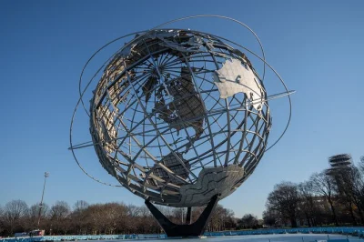 Feel new york’s pulse on a spanish-guided day trip through the bronx, queens & brooklyn—iconic spots, real neighborhoods, and skyline views. includes private transport.