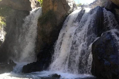 Scopri l’aria fresca dell’atlante, passeggia nei villaggi berberi, gusta il tè nella valle di ait miza e fai un giro in cammello vicino a marrakech. include pick-up e guida locale per un’esperi