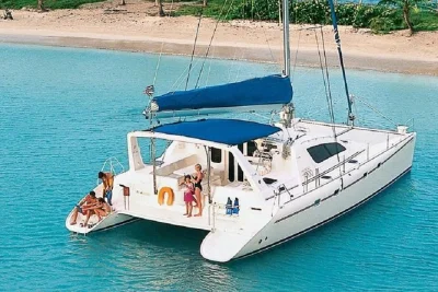 St. thomas, yacht haven grande e buck island: charter de iate privado, snorkel com tartarugas, rum punch gelado e passeio no seu ritmo com capitão local.
