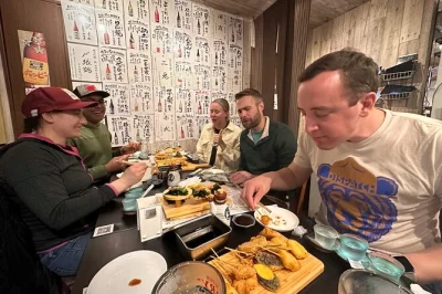Feel osaka’s evening pulse on a small-group food tour through tenma & kyobashi, tasting 15+ dishes, chatting with locals, and guided by someone who truly knows the city.