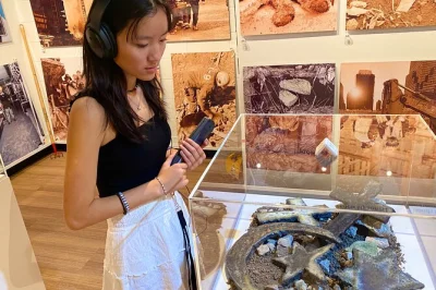 Conheça o ground zero museum workshop no meatpacking district, nyc, com artefatos raros do 11 de setembro, histórias em áudio e exposições guiadas. grupos pequenos.