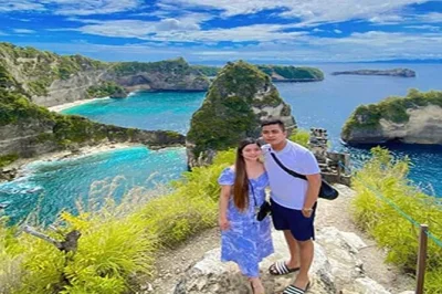Step onto nusa penida’s cliffs, swim at angel’s billabong, and walk the sands of kelingking beach—private day trip with hotel pickup and lunch included.
