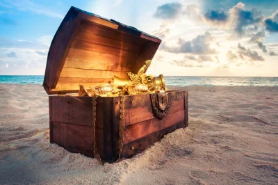 Erlebe málaga spielerisch bei einer privaten schatzsuche mit stopps an der alcazaba, picassos geburtshaus und einem handgemachten andenken. für alle altersgruppen mit lokalem guide.